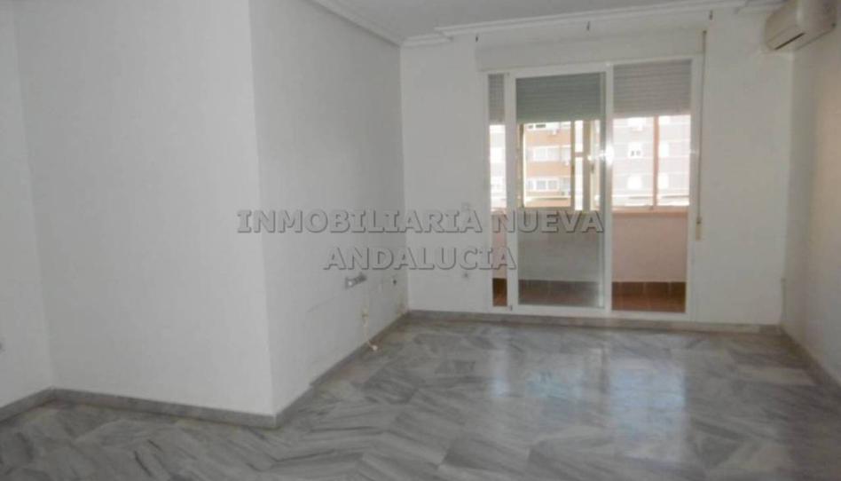 Foto 1 de Pis de lloguer a Nueva Andalucía, Almería