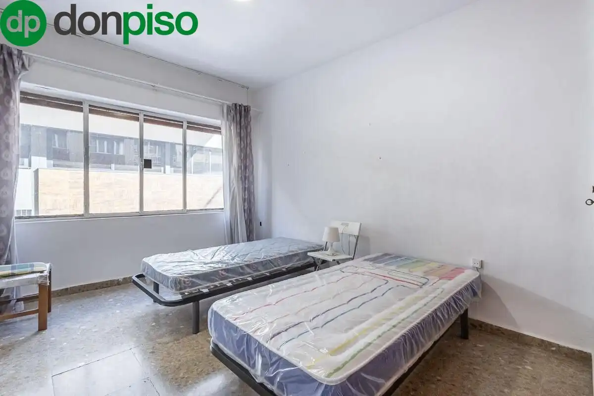 Schlafzimmer von Wohnung zum Verkauf in Granada