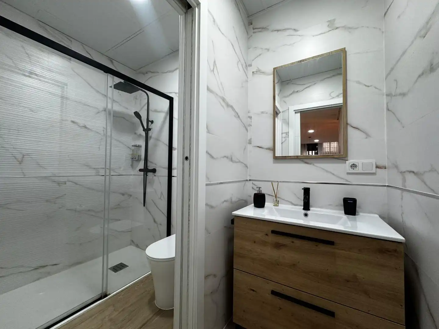 Bathroom of Flat for rent in Córdoba  with Air Conditioner, Heating and Furnished