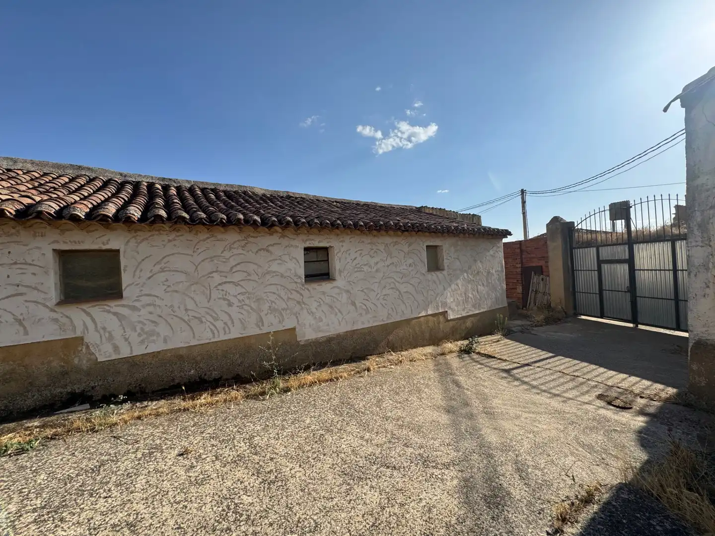 Exterior view of Country homes for sale in Barcial de la Loma  with Heating, Terrace and Storage room