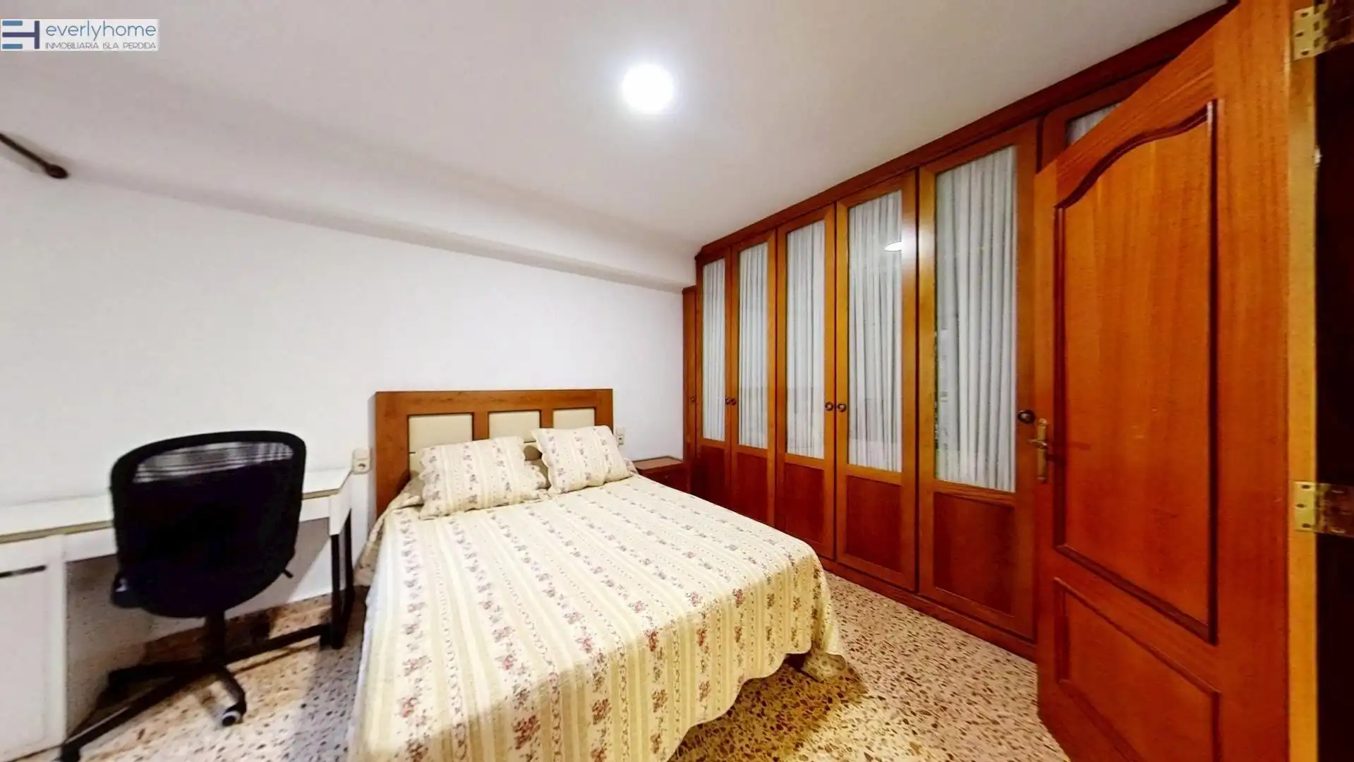 Bedroom of Flat for sale in Valencia  with Furnished and Balcony