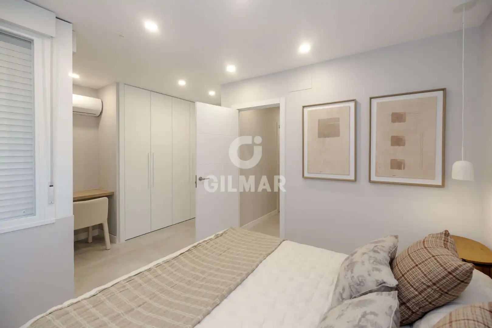Dormitori de Apartament en venda en Estepona amb Balcó