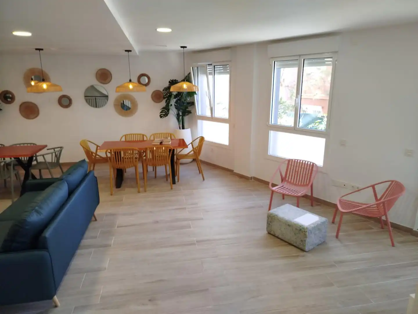 Sala d'estar de Estudi de lloguer en Las Palmas de Gran Canaria amb Moblat