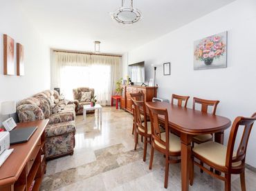 Flat with lift for sale in Avda. De los Ogíjares
