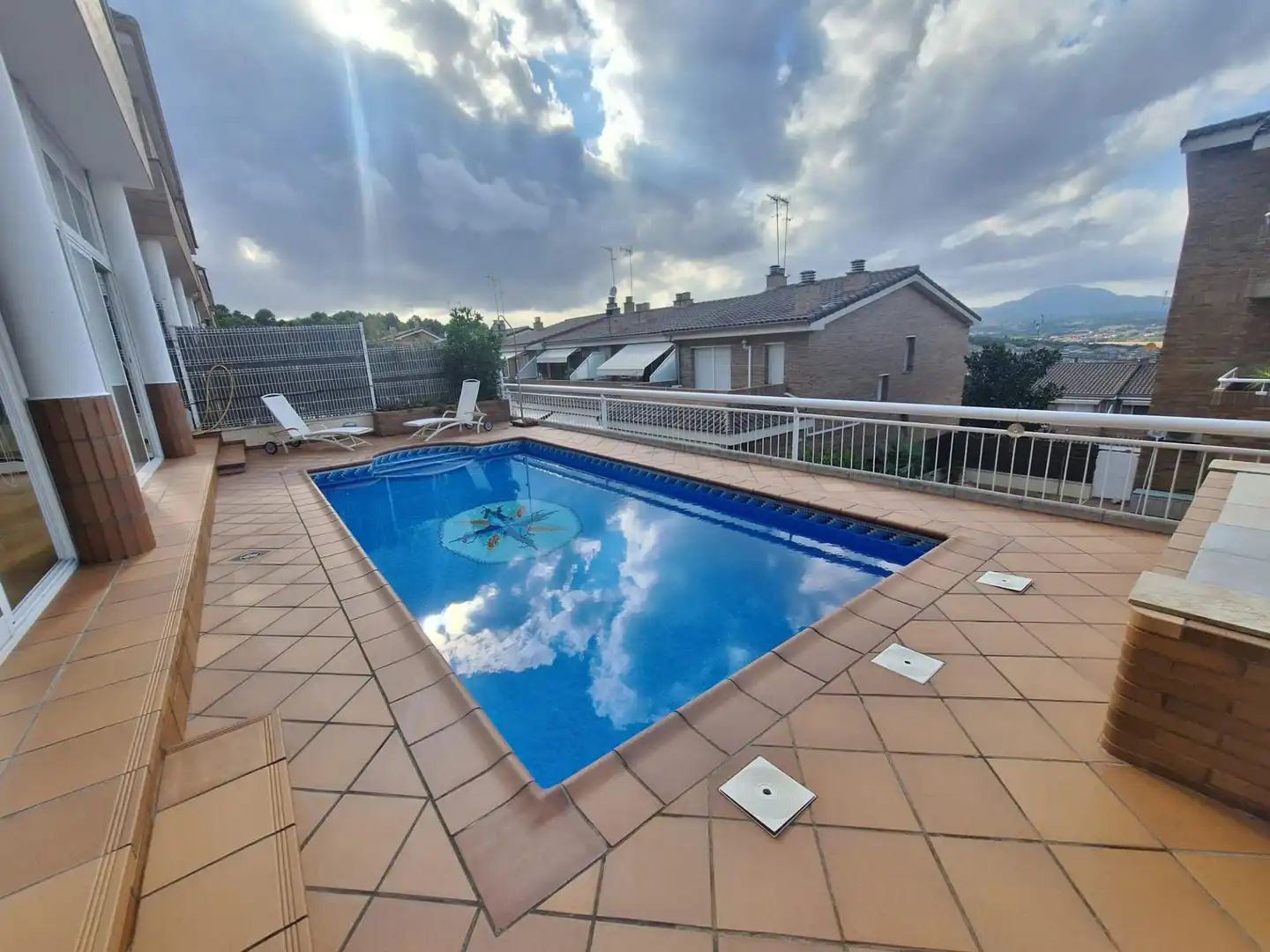 Piscina de Casa o xalet en venda en Sant Quirze del Vallès amb Aire condicionat, Calefacció i Jardí privat