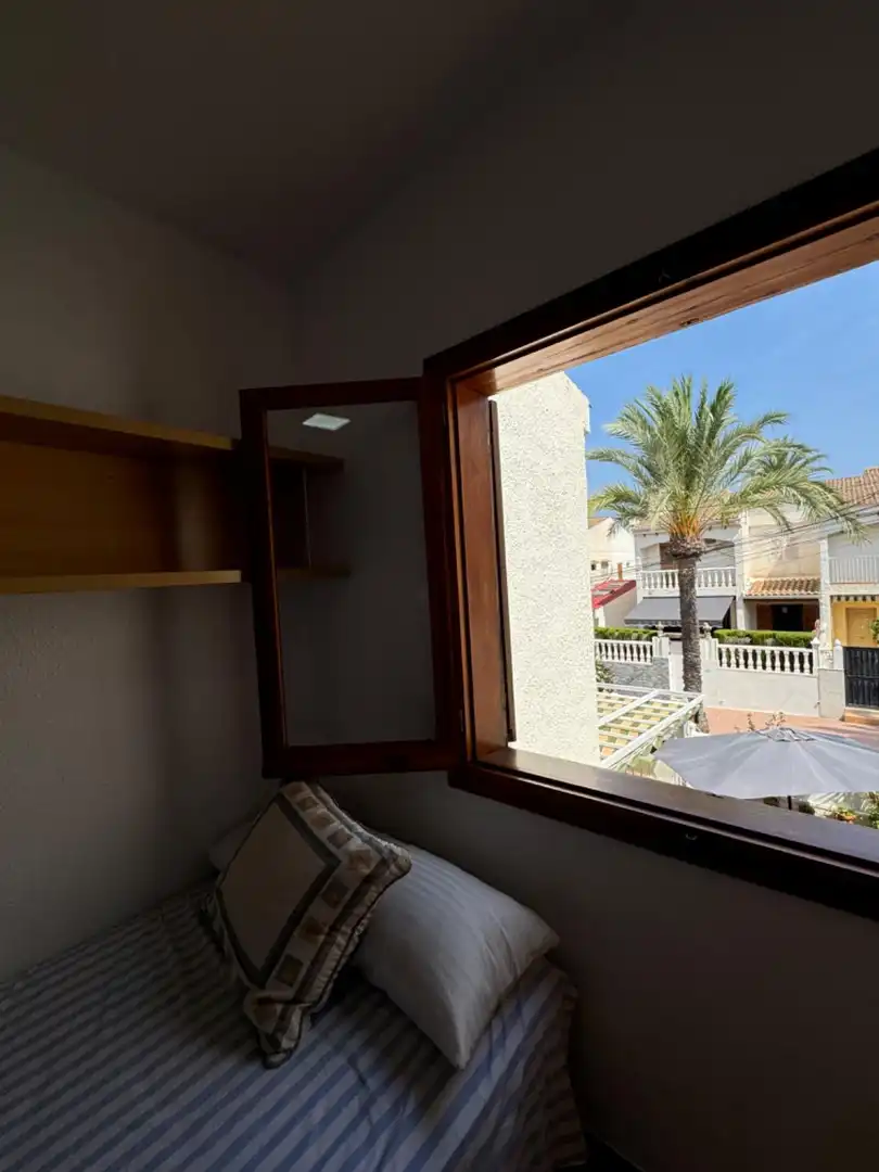 Dormitori de Casa o xalet en venda en Santa Pola amb Aire condicionat, Calefacció i Jardí privat