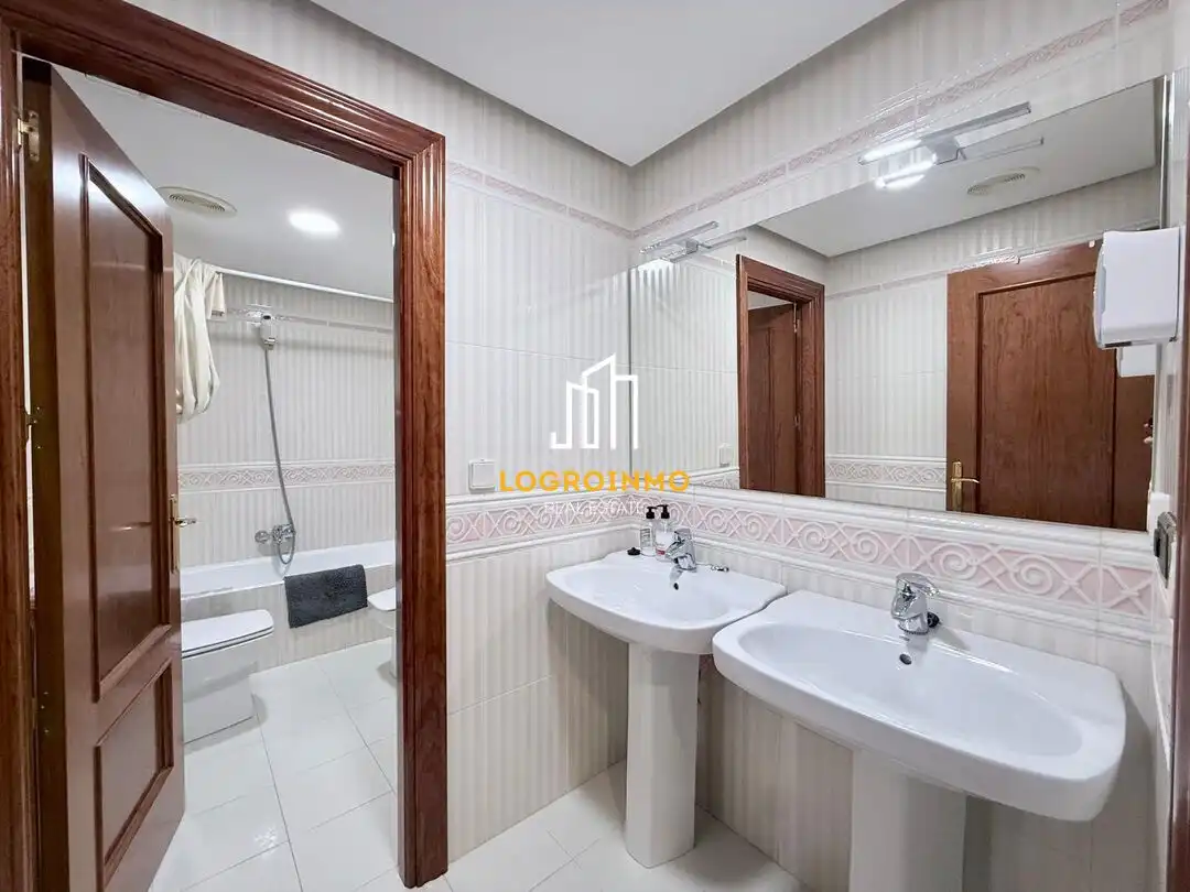 Badezimmer von Wohnung zur Miete in  Logroño mit Klimaanlage, Heizung und Abstellraum