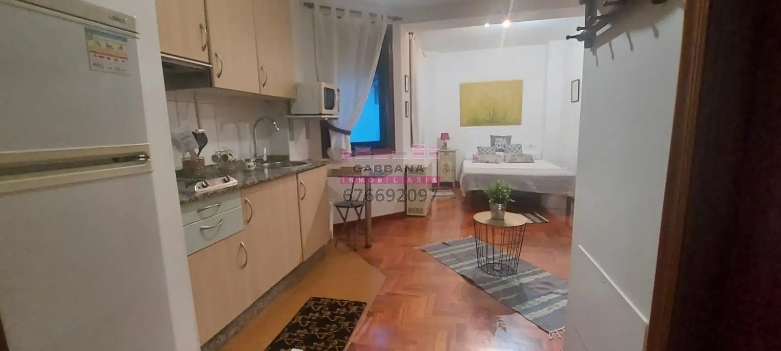 Study for rent in Rúa do Areal, 88, Centro - Areal