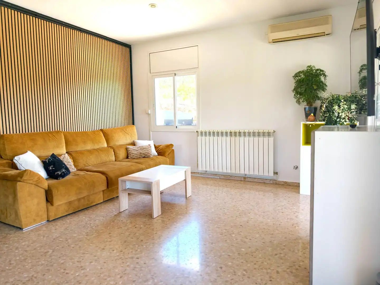 Sala d'estar de Casa o xalet en venda en El Montmell amb Aire condicionat, Calefacció i Jardí privat