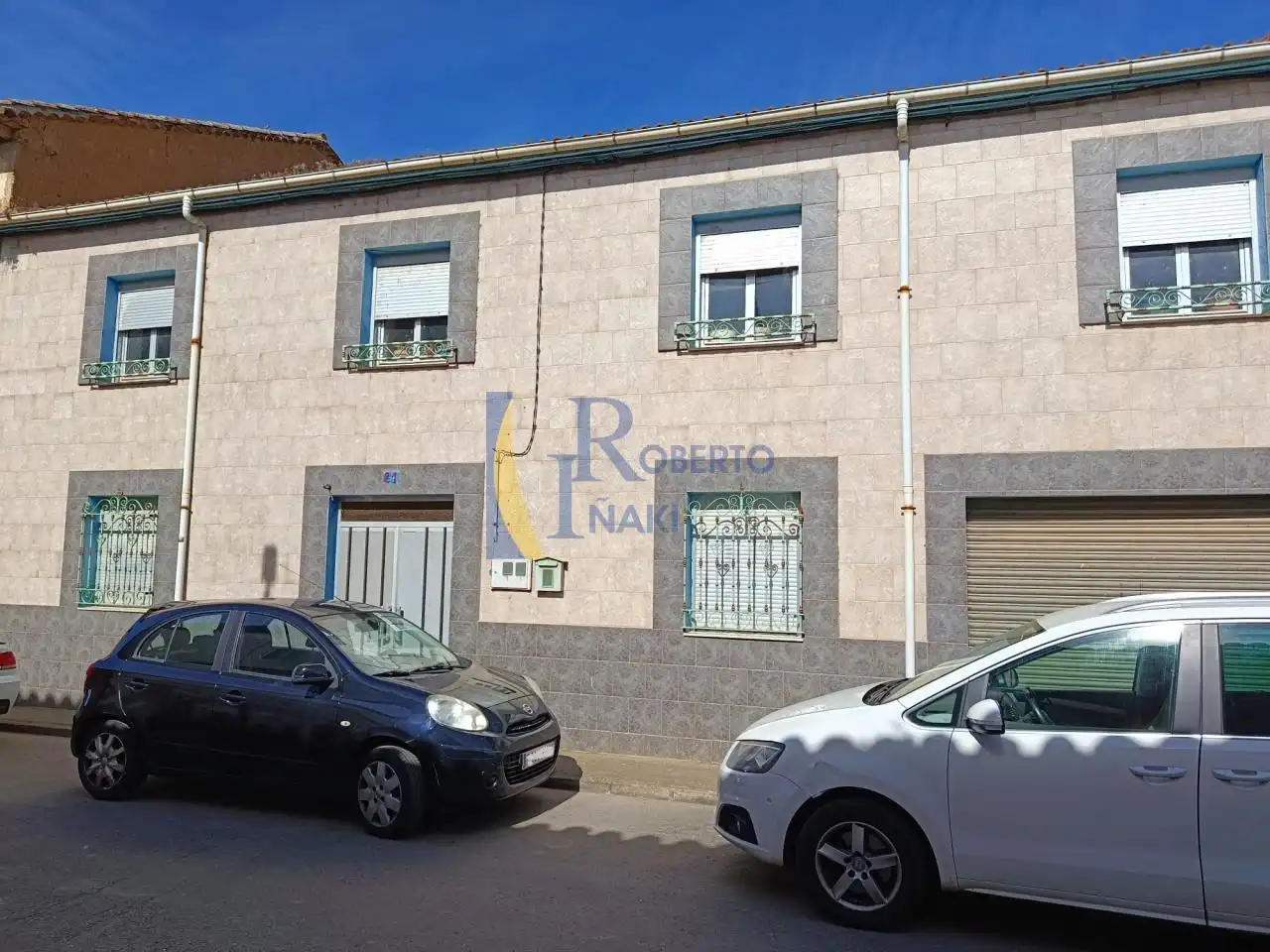 Vista exterior de Casa o xalet en venda en Algadefe amb Calefacció i Jardí privat