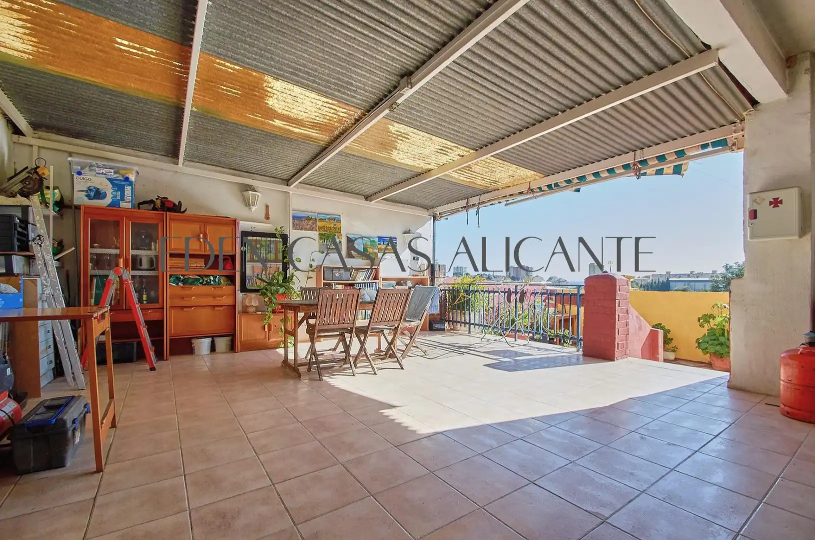 Terrassa de Casa adosada en venda en El Campello amb Jardí privat, Terrassa i Traster