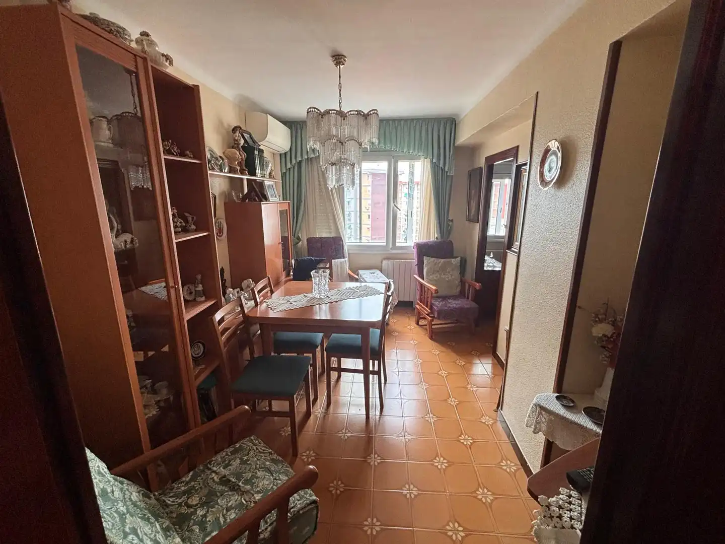 Sala de estar de Piso en venta en Cornellà de Llobregat con Aire acondicionado y Calefacción