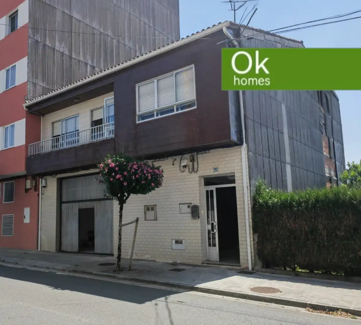 Vista exterior de Casa adosada en venda en Arzúa amb Jardí privat, Parquet i Terrassa