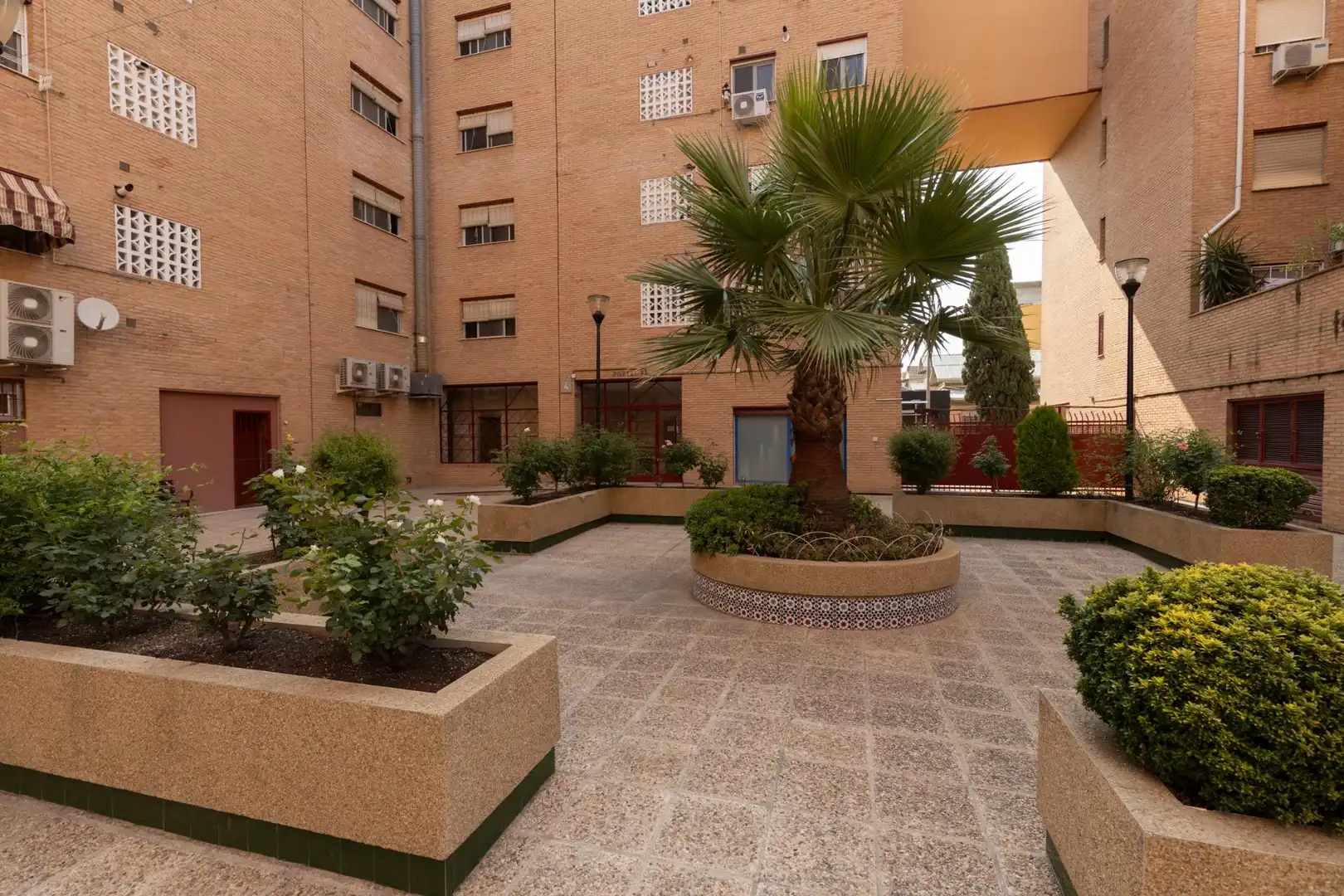 Terrassa de Pis en venda en Granada amb Aire condicionat, Balcó i Piscina comunitària