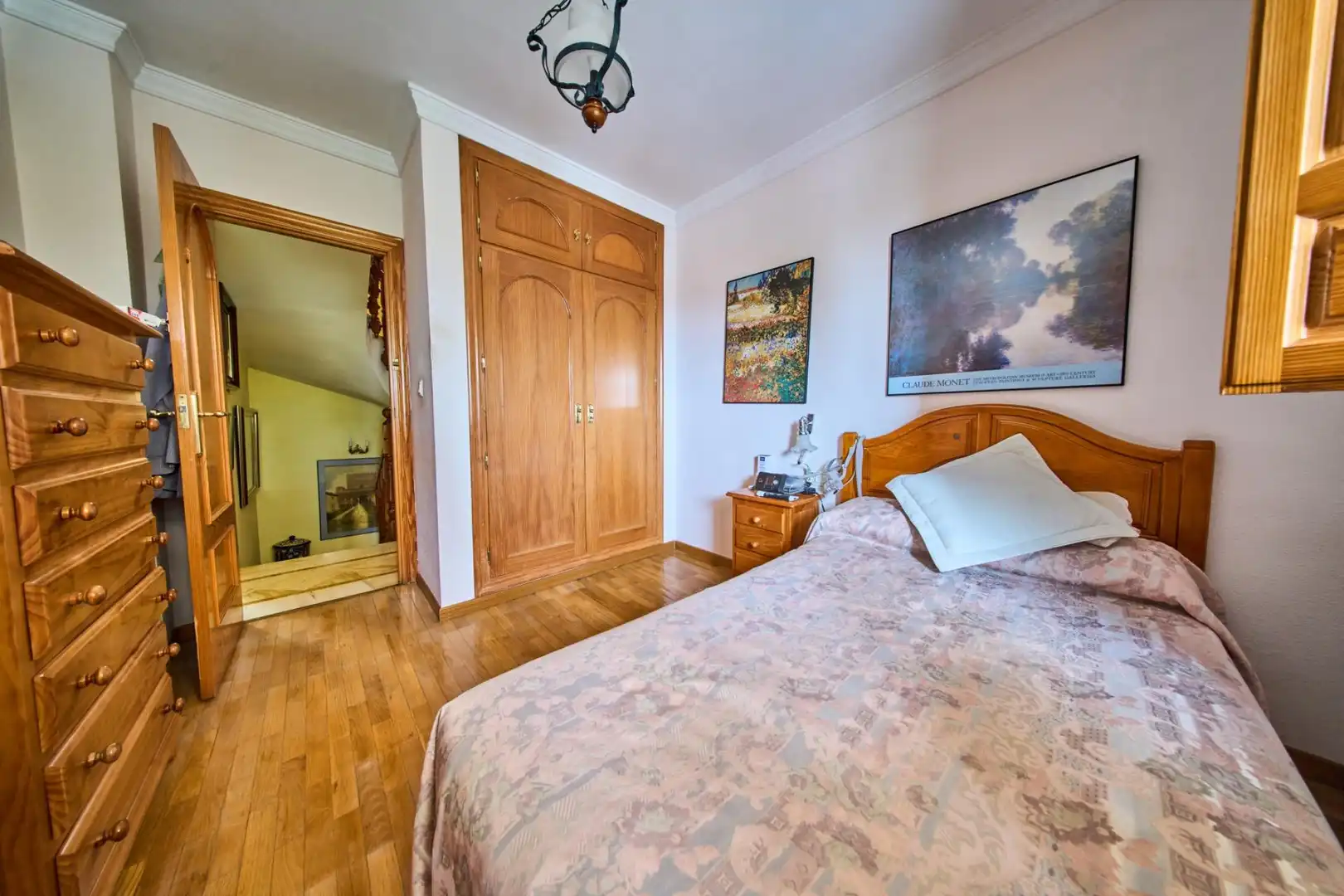 Habitación de Casa o chalet en venta en Granada con Aire acondicionado, Calefacción y Jardín privado