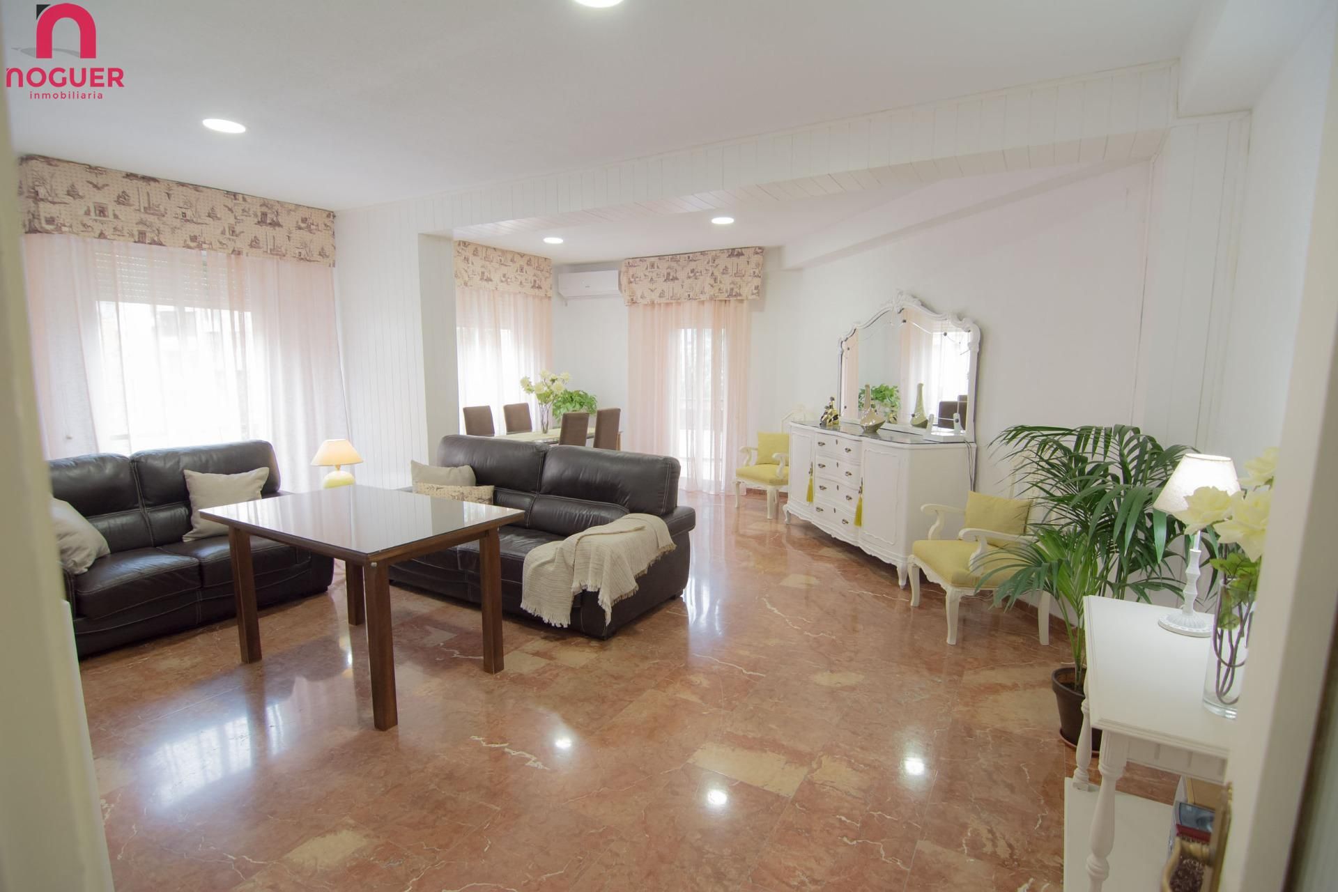 Sala d'estar de Pis en venda en  Córdoba Capital amb Aire condicionat i Terrassa