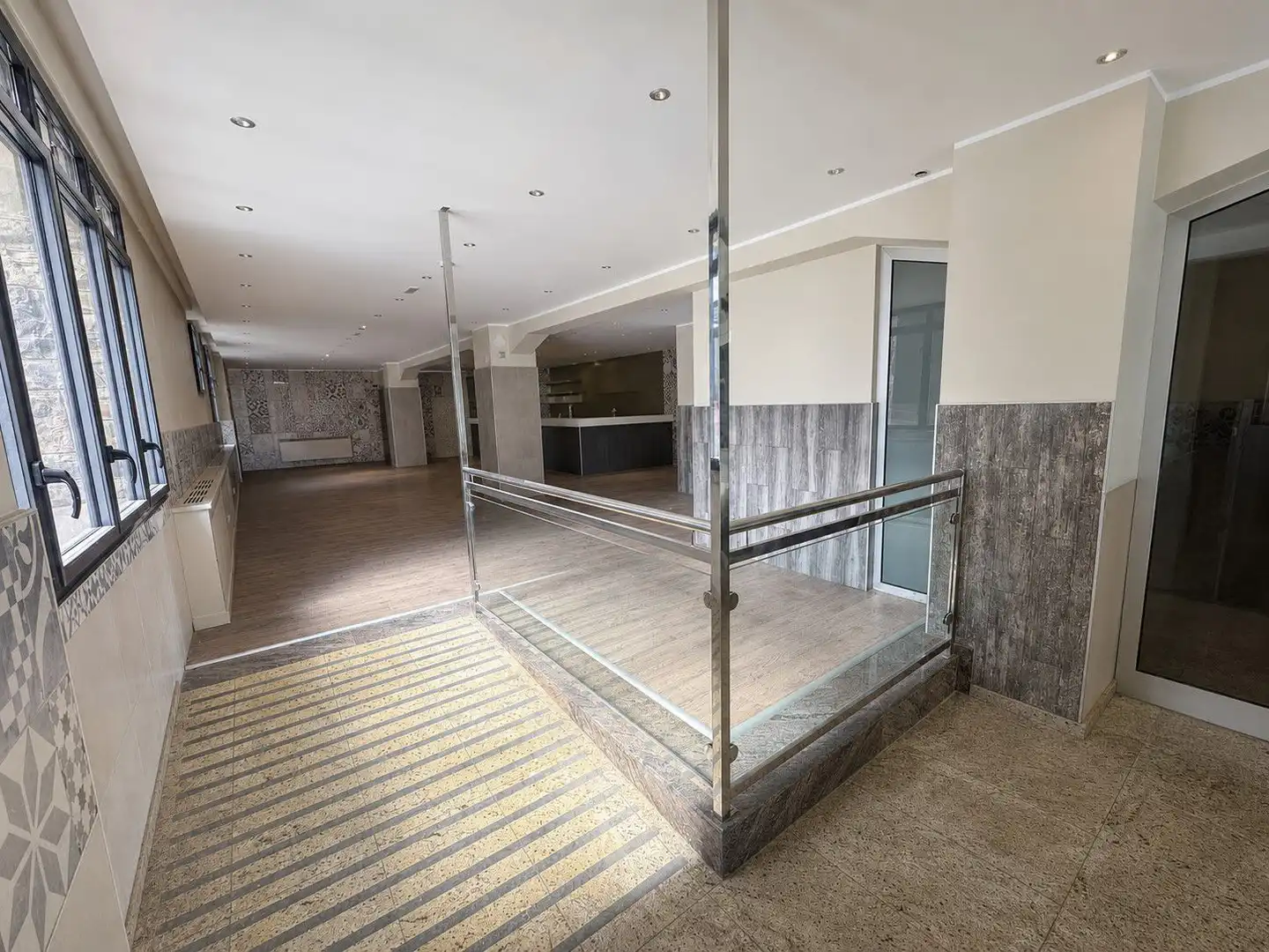 Locale commerciale in affitto a Les Escaldes