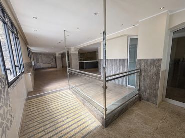 Local comercial de lloguer a Les Escaldes