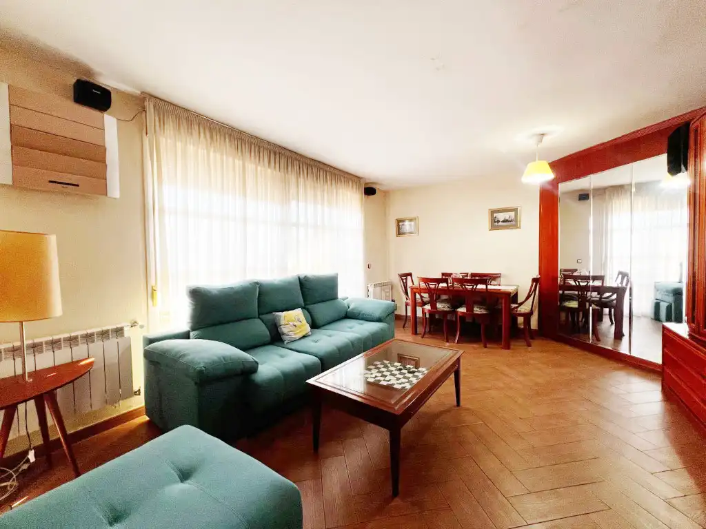 Sala d'estar de Pis en venda en Ensanche