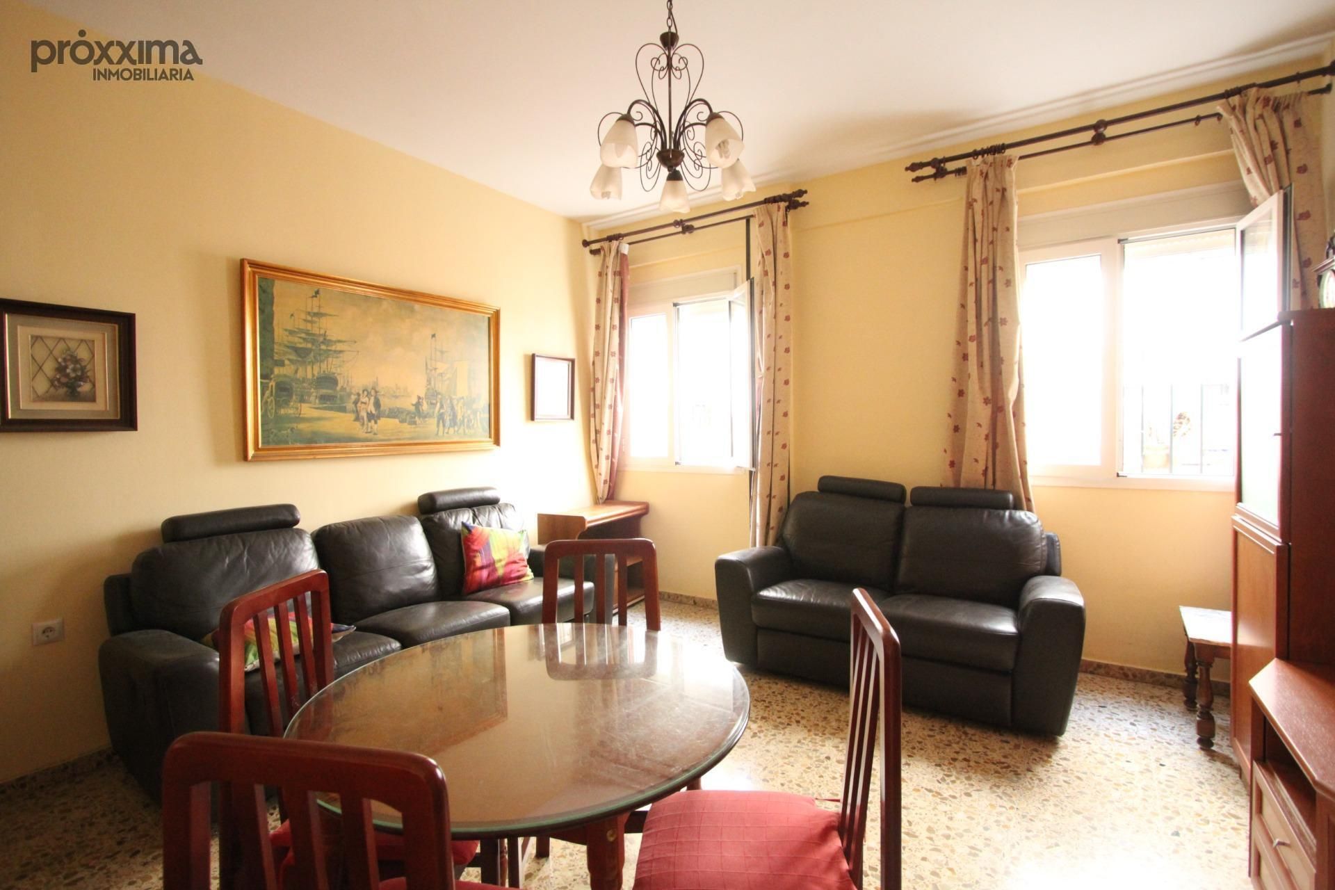 Sala de estar de Piso en venta en  Sevilla Capital con Balcón