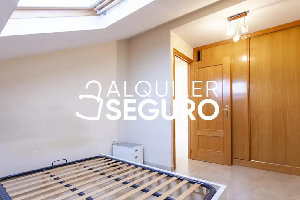 Habitación de Piso de alquiler en Colmenar Viejo con Aire acondicionado, Calefacción y Amueblado