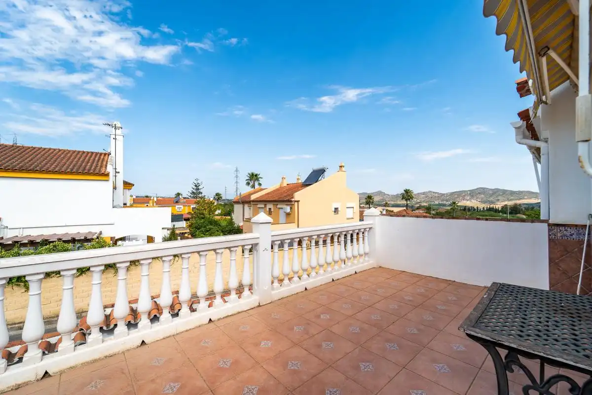 Terrassa de Casa adosada en venda en Alhaurín de la Torre amb Calefacció, Jardí privat i Terrassa