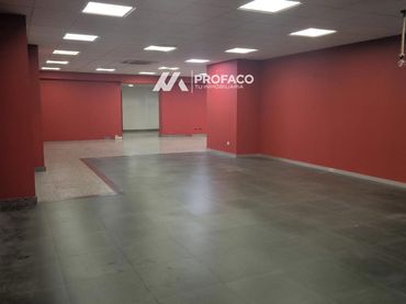 Local comercial de lloguer a Julio Rguez Soto