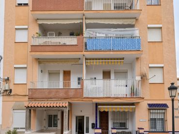 Appartement compact avec balcon à vendre à San Luis de Sabinillas