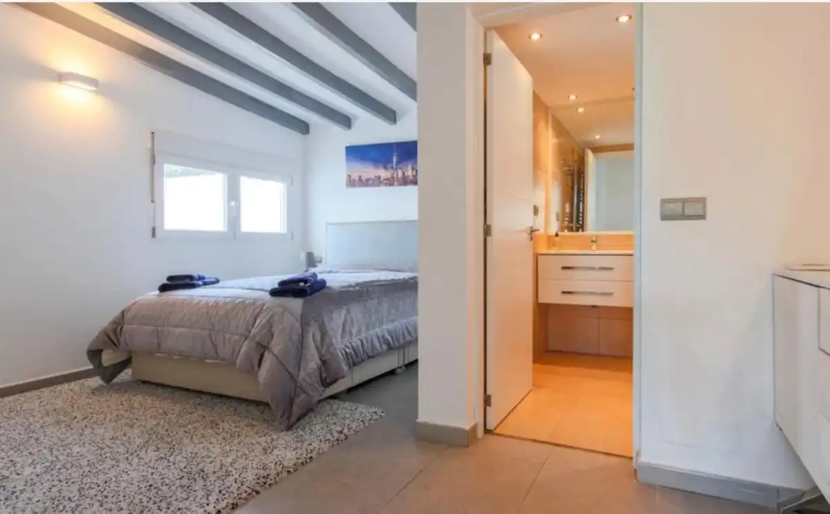 Habitación de Casa o chalet de alquiler en Estepona con Aire acondicionado, Piscina y Amueblado