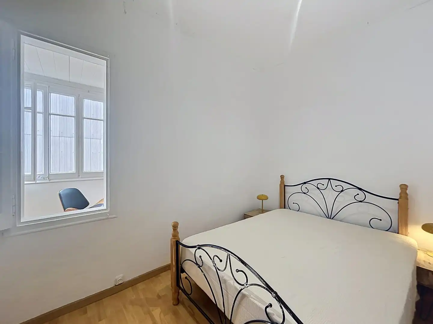 Bedroom of Flat for sale in Barcelona  with Furnished and Alarm