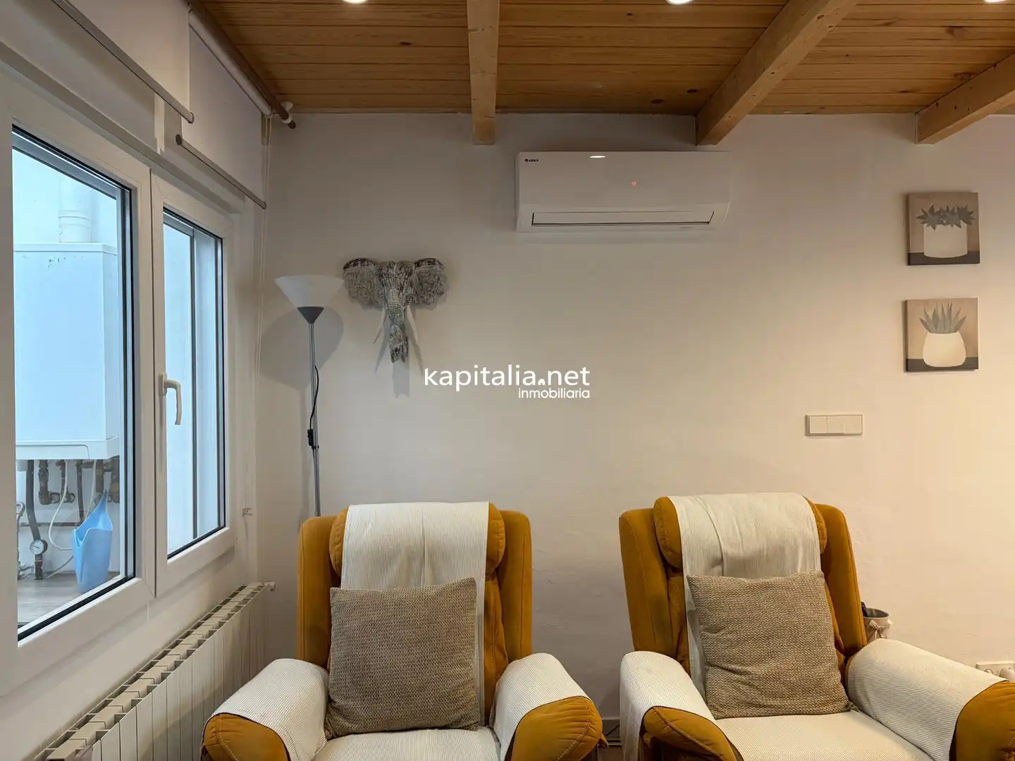 Sala d'estar de Casa o xalet en venda en Ontinyent amb Aire condicionat, Calefacció i Terrassa