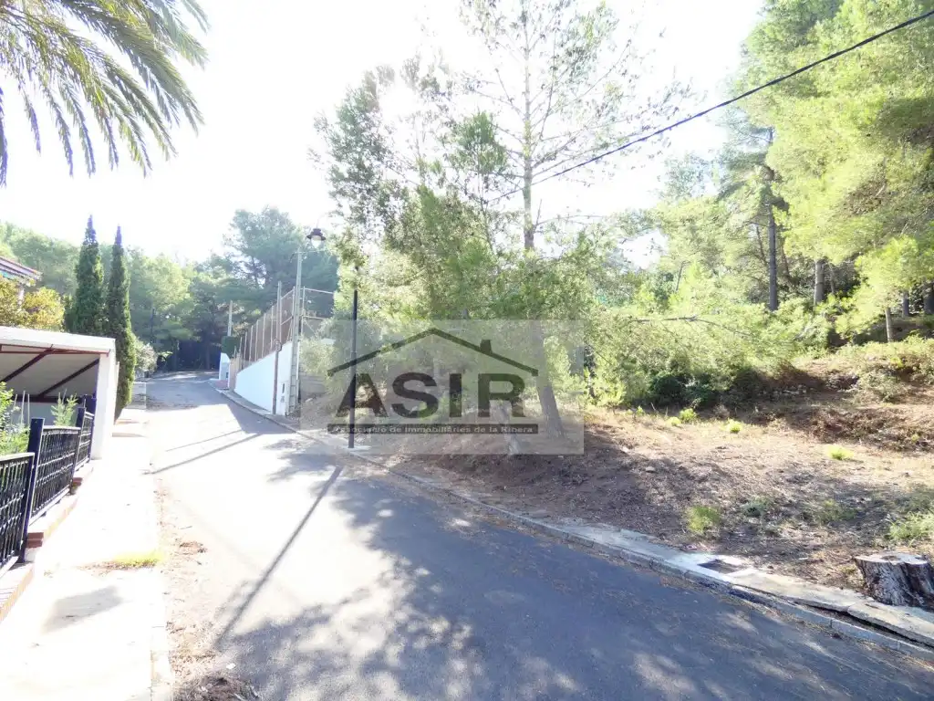 Wohnbaugrundstück zum Verkauf in Casc Urbà, imagen 2