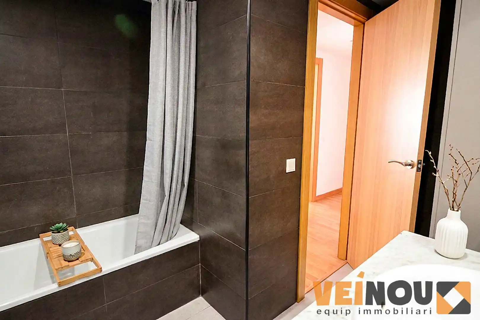 Bathroom of Flat for sale in Badalona  with Air Conditioner, Heating and Terrace