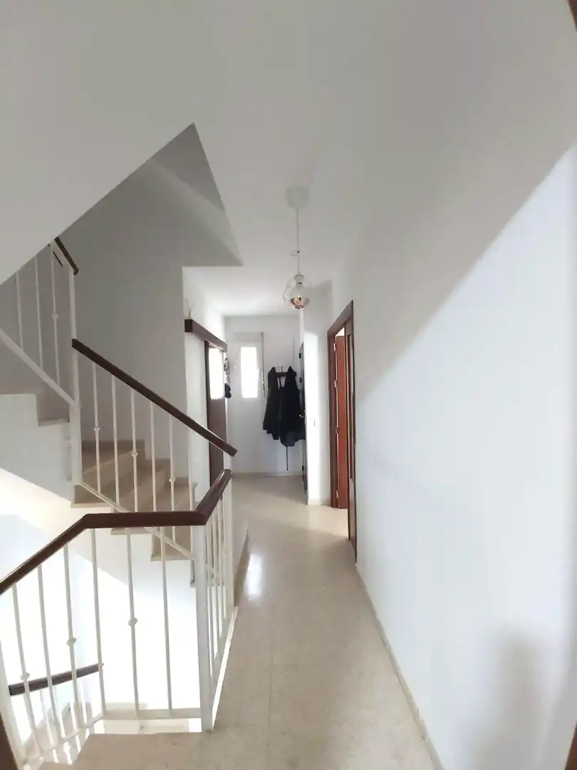 Haus oder Chalet zum Verkauf in Utrera mit Klimaanlage, Heizung und Abstellraum