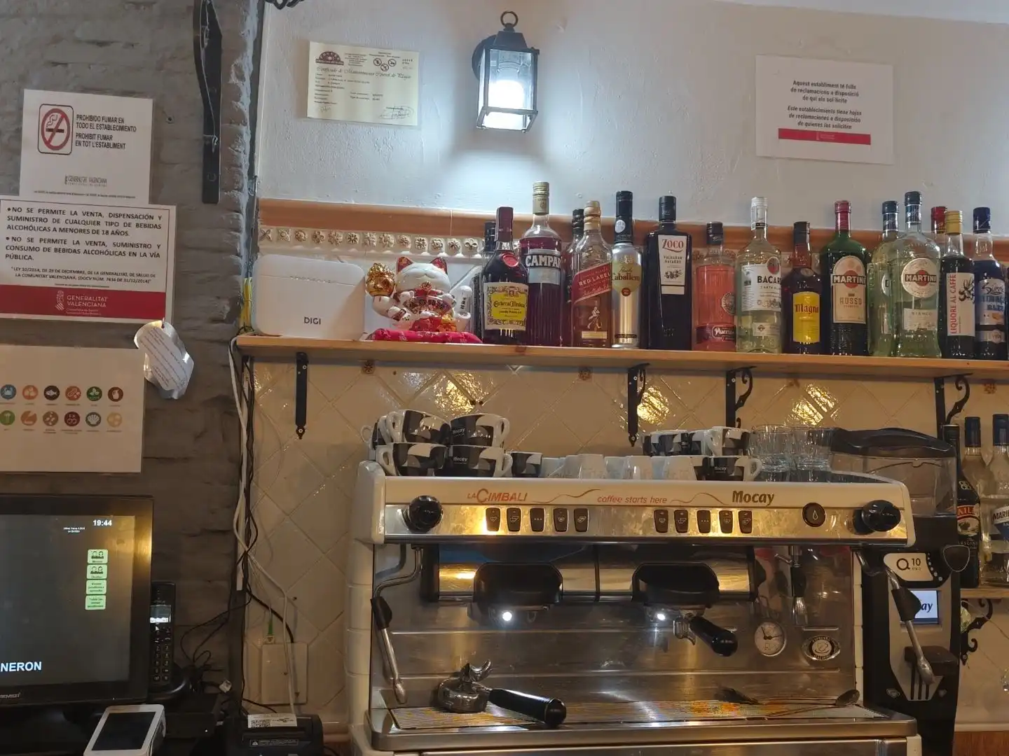 Business premises for transfer in Carrer de Canalejas 53, imagen 3