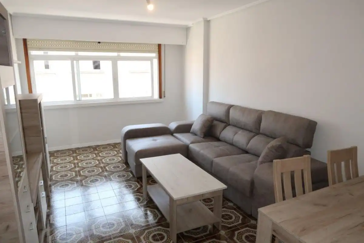 Wohnzimmer von Wohnung zur Miete in A Coruña Capital  mit Parkett