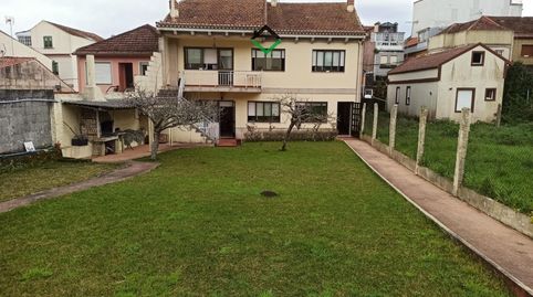 Gran casa con parcela en casco viejo de Cangas