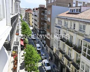Vista exterior de Apartament de lloguer en Santander amb Calefacció, Parquet i Moblat