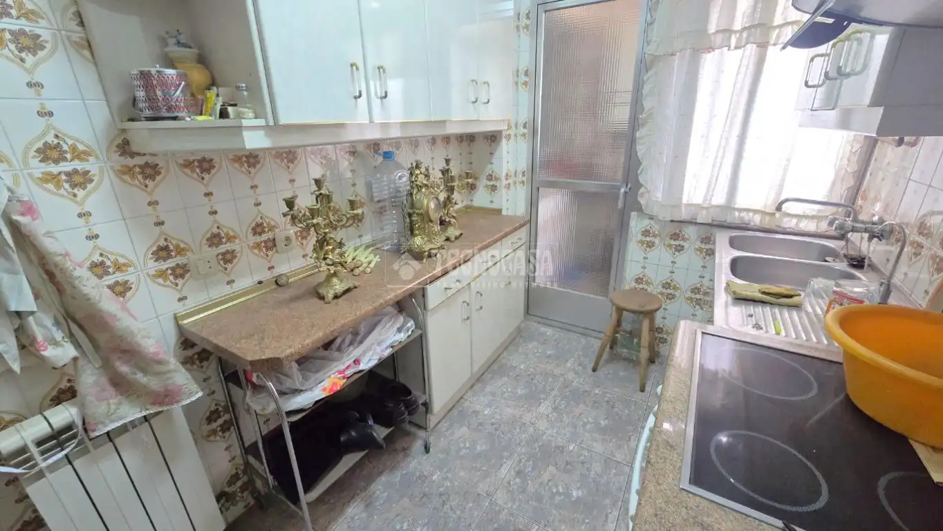 Kitchen of Flat for sale in Talavera de la Reina  with Air Conditioner, Heating and Balcony