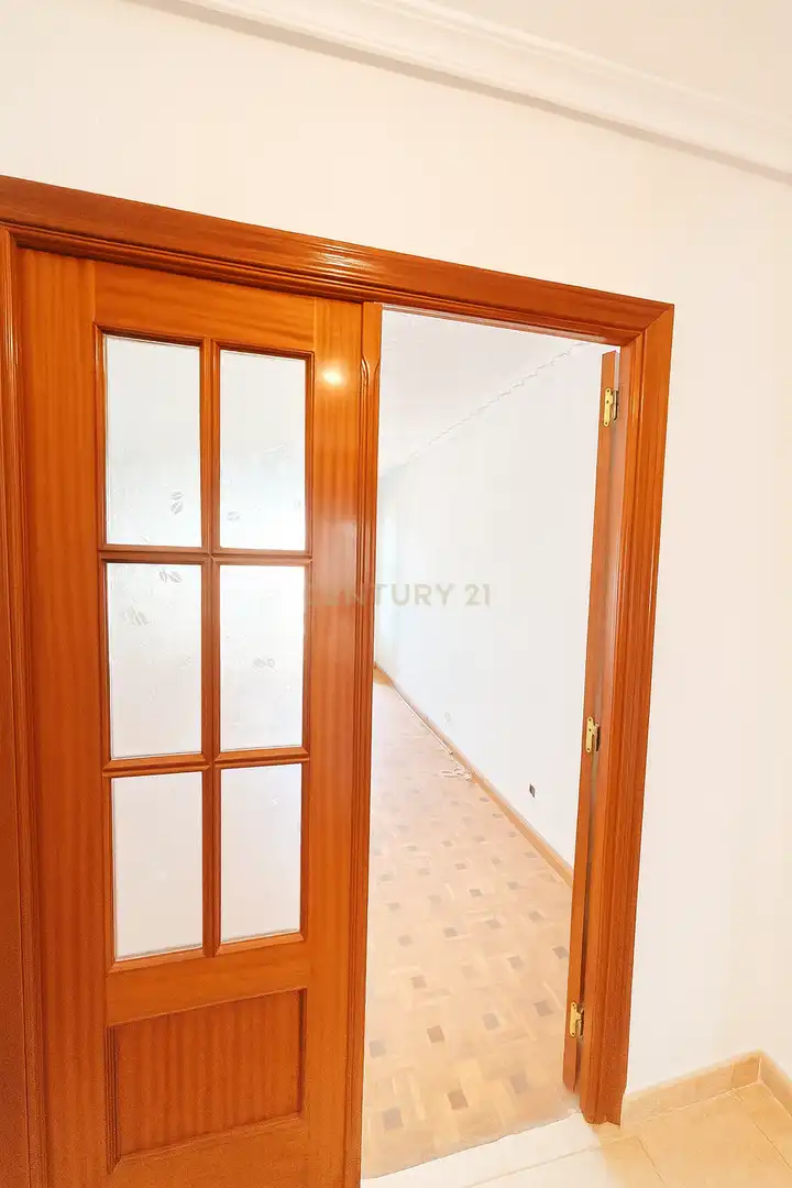 Flat for sale in Trujillo  with Air Conditioner, Oven and Washing machine