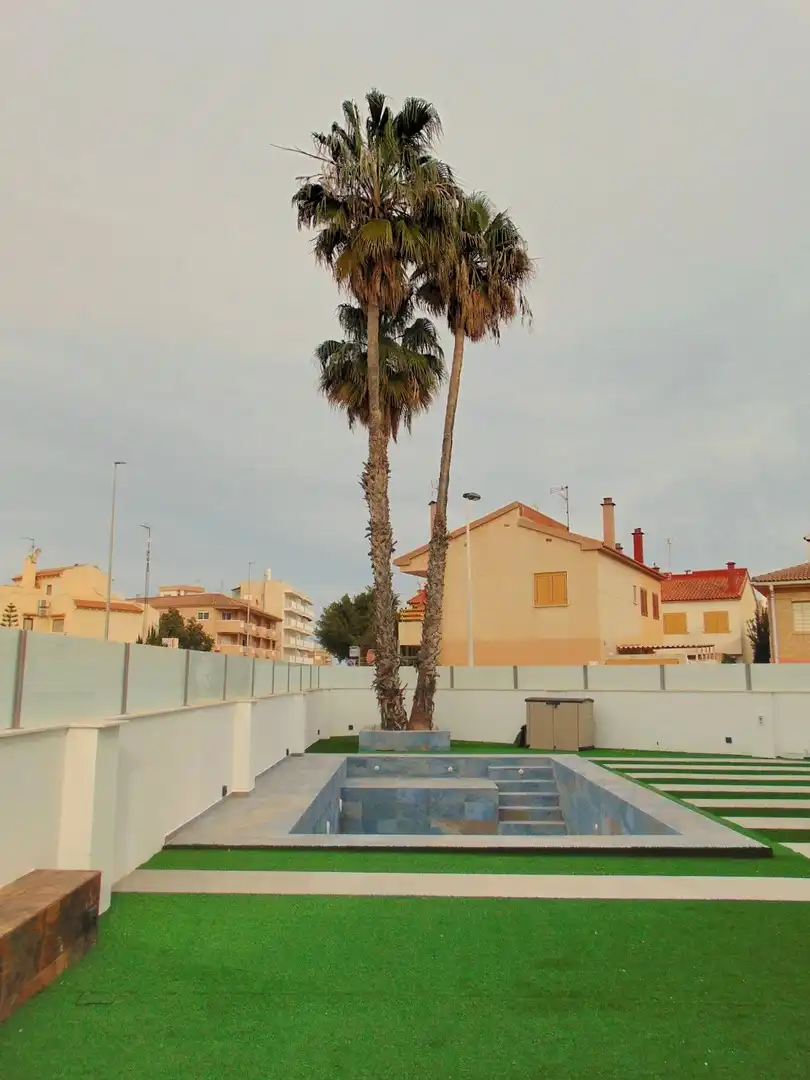 Piscina de Casa adosada en venta en San Pedro del Pinatar con Aire acondicionado, Calefacción y Jardín privado