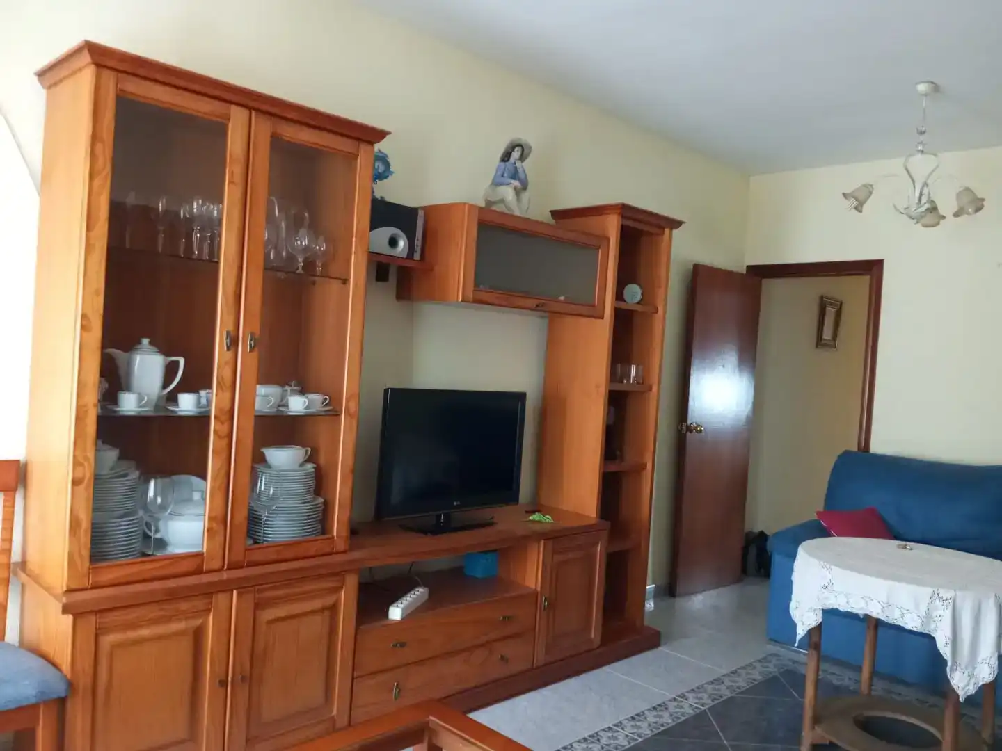 Sala d'estar de Pis en venda en Valdecaballeros amb Aire condicionat, Moblat i Balcó