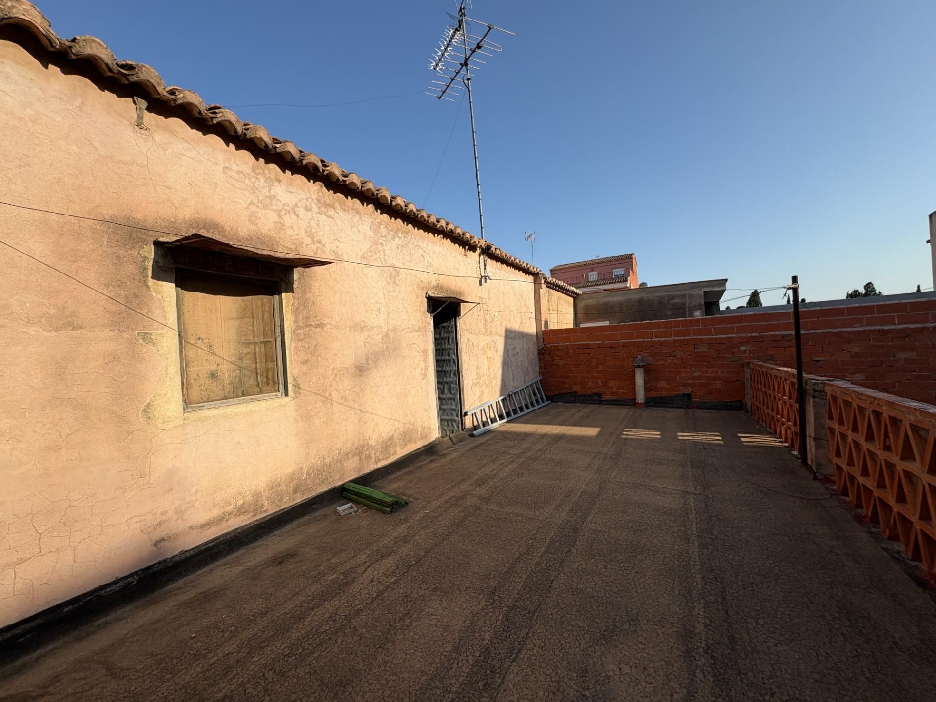 Vista exterior de Casa o xalet en venda en Benaguasil amb Terrassa