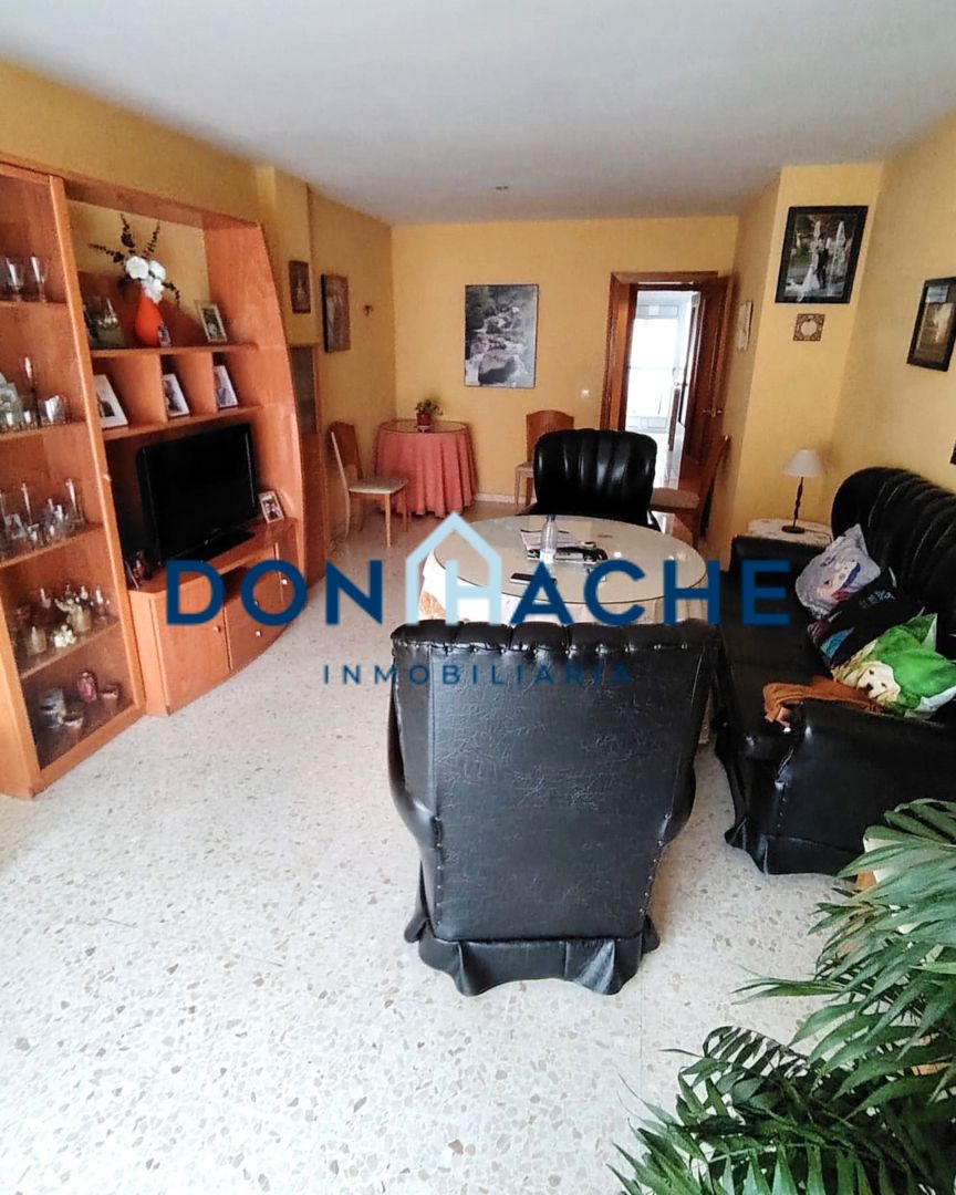 Sala d'estar de Pis en venda en Mérida amb Aire condicionat i Moblat