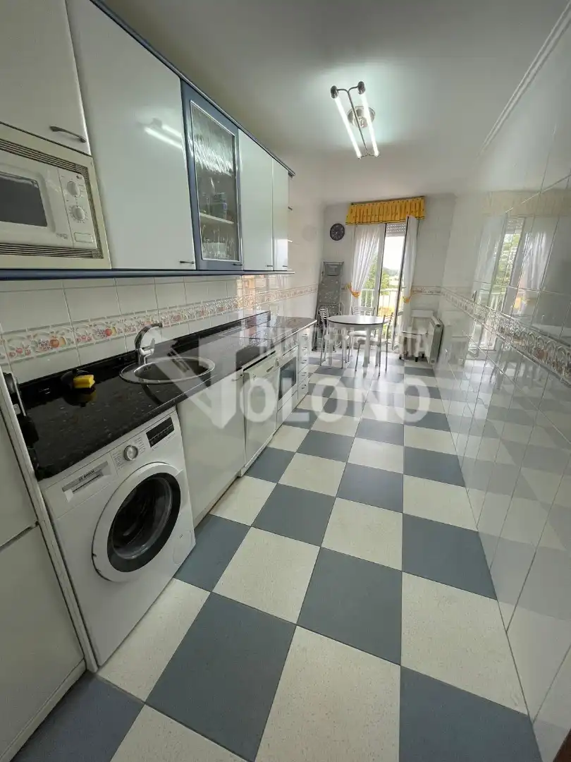 Cocina de Piso en venta en Castañares de Rioja con Calefacción, Parquet y Terraza
