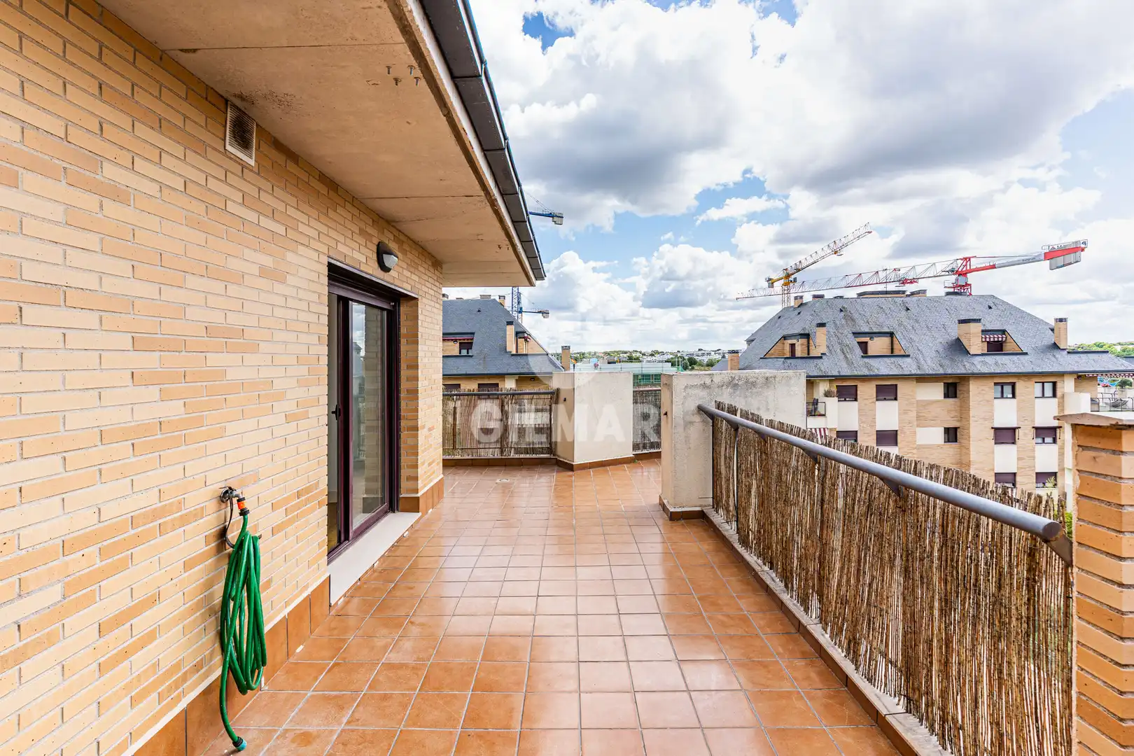 Terrasse von Maisonette zum Verkauf in Boadilla del Monte mit Heizung, Abstellraum und Schwimmbad