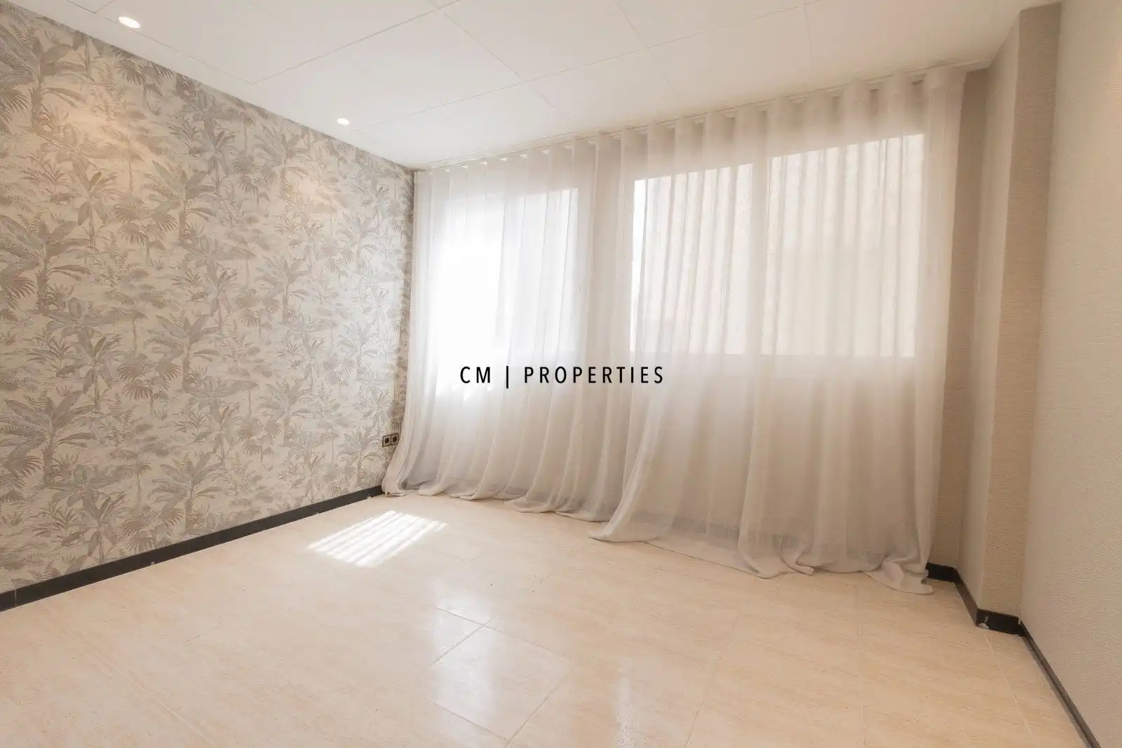 Habitación de Oficina de alquiler en Valencia con Aire acondicionado