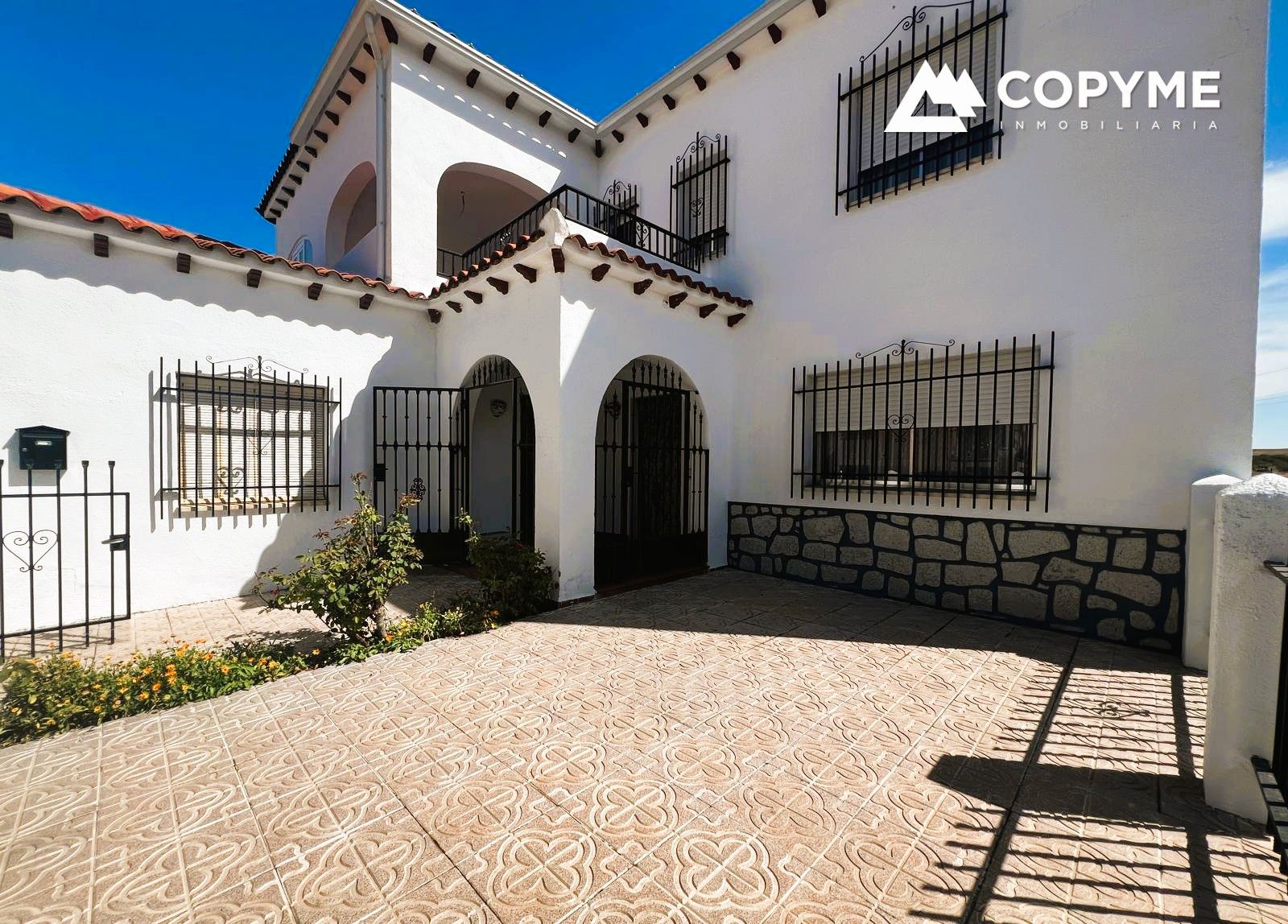 Vista exterior de Casa o xalet en venda en Burujón amb Calefacció, Parquet i Terrassa