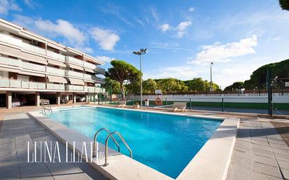 Swimming pool of Flat for sale in Castelldefels  with Terrace, Storage room and Community pool