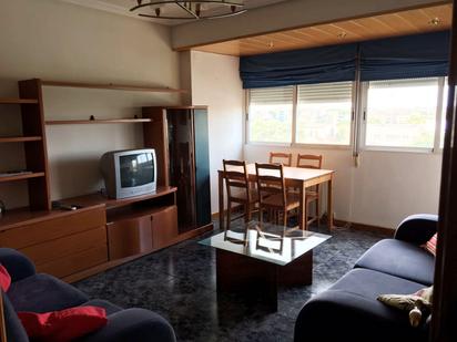 Sala d'estar de Pis de lloguer en  Zaragoza Capital amb Calefacció, Moblat i Forn